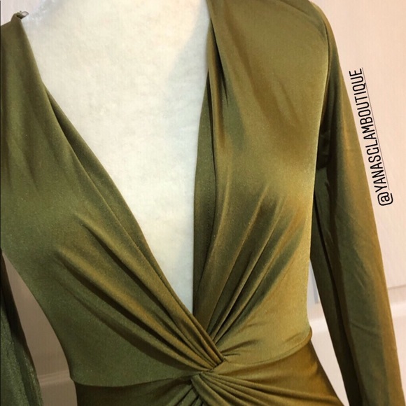 ❣️50%Off❣️ Twisted V Plunge Dress - Picture 7 of 11